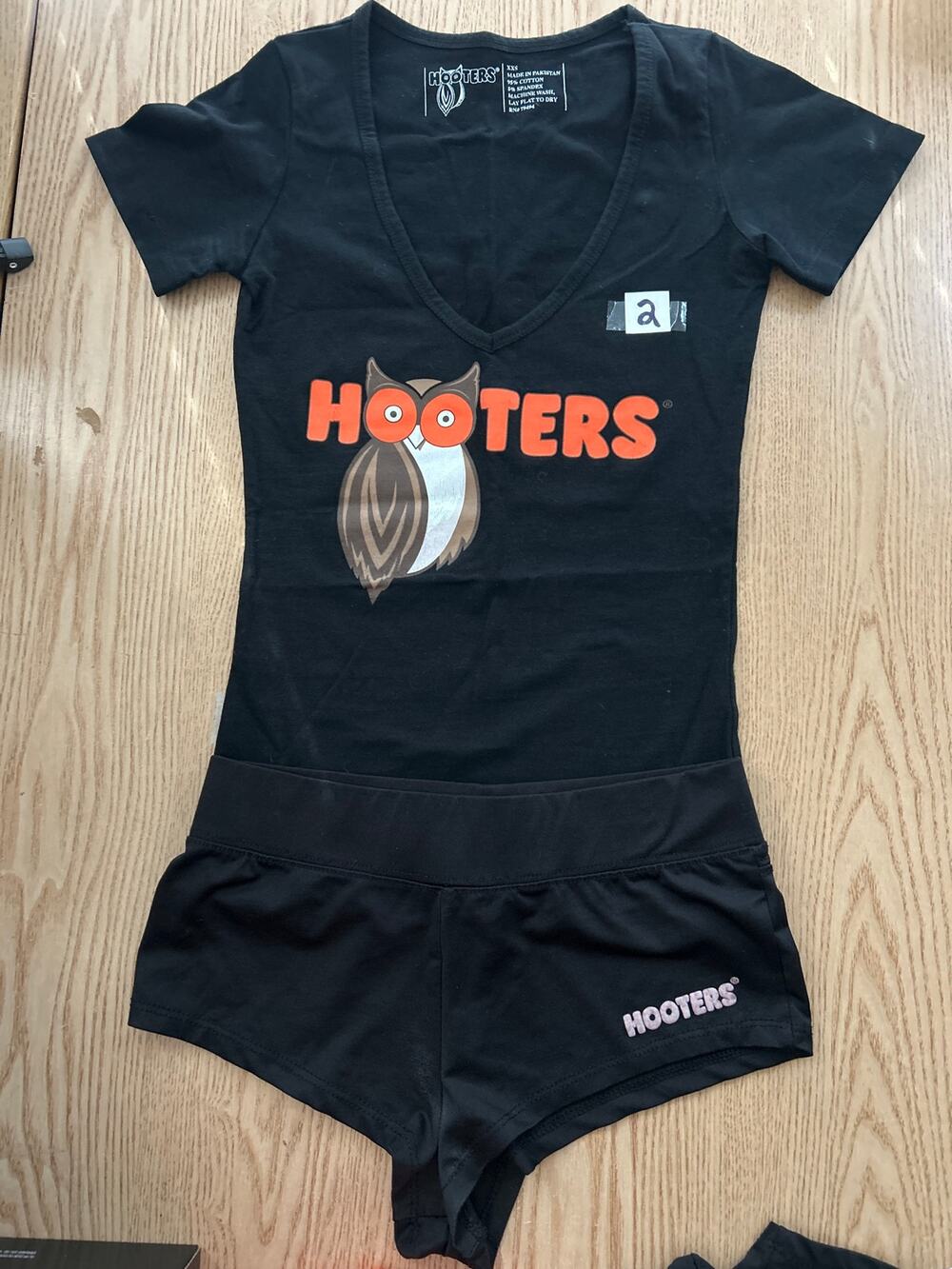b1 Womens 2pc Hooters Girl Worn Uniform Tee & Cheeky Shorts Xxs/Xs Waist 12-15”